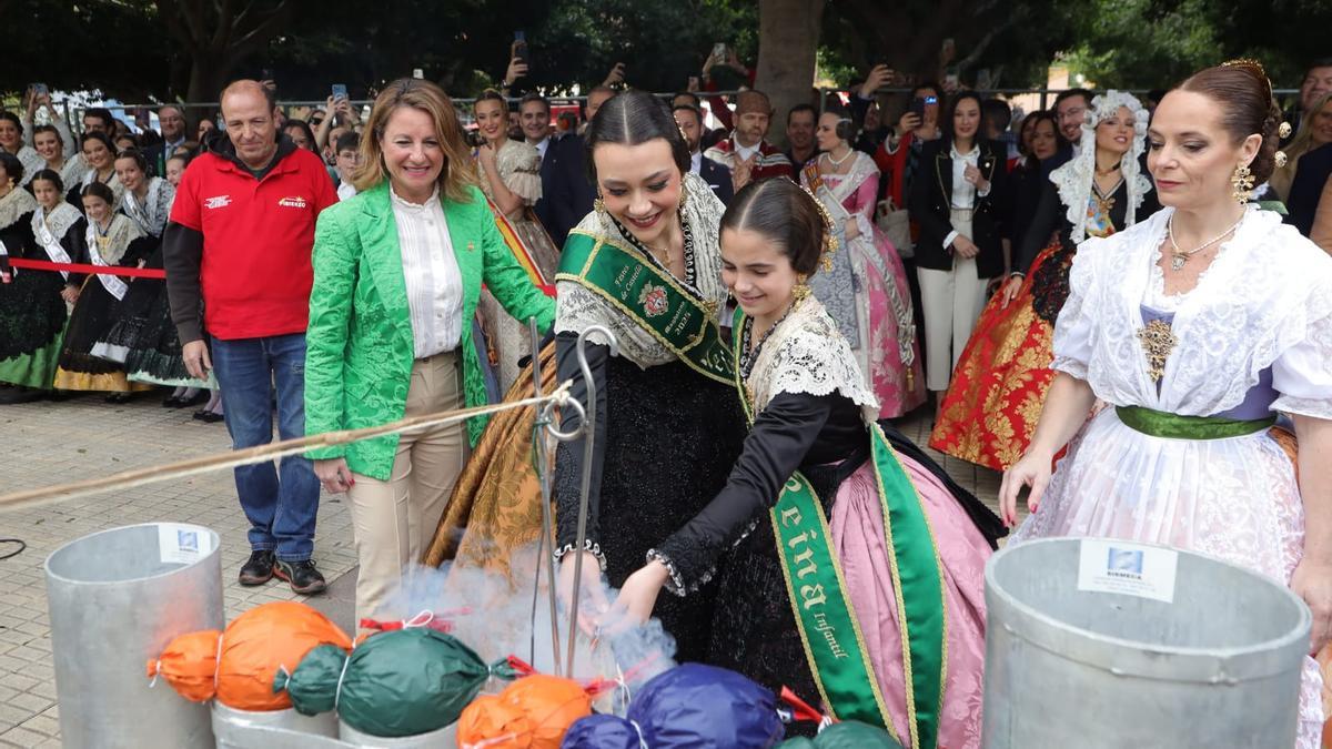 Primera mascletá de la Magdalena