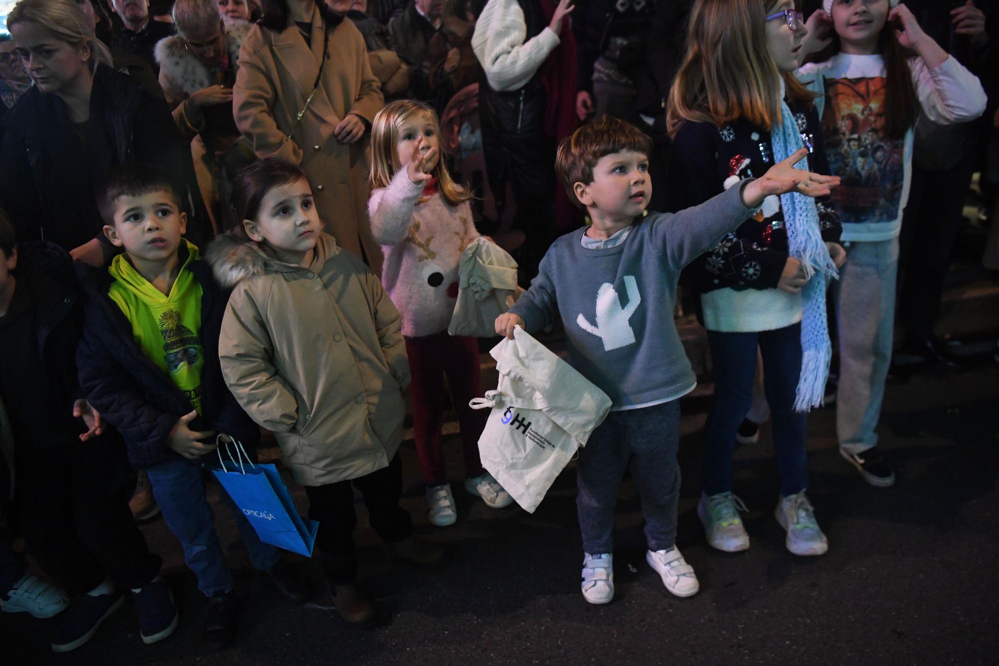 Todas las imágenes de la cabalgata de Reyes Magos 2023 en A Coruña