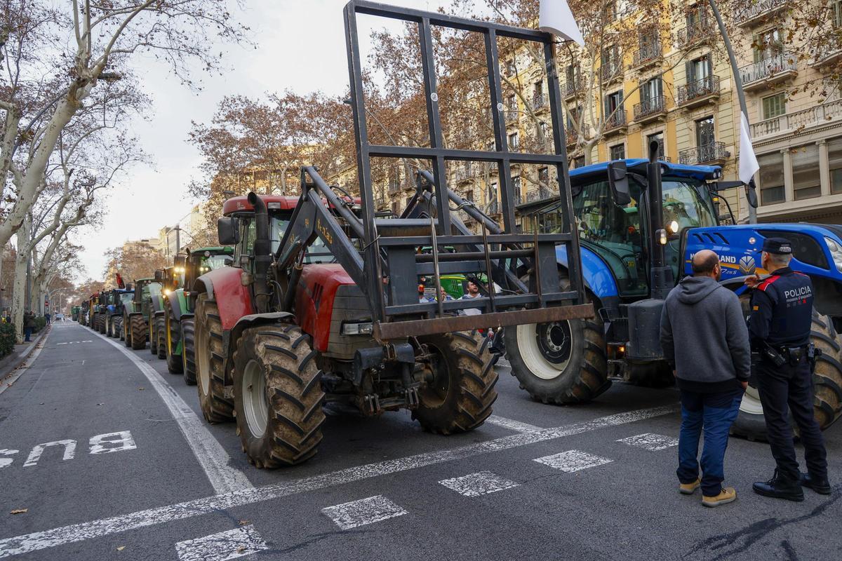 La marcha de tractores en Barcelona se dirige al Parlament