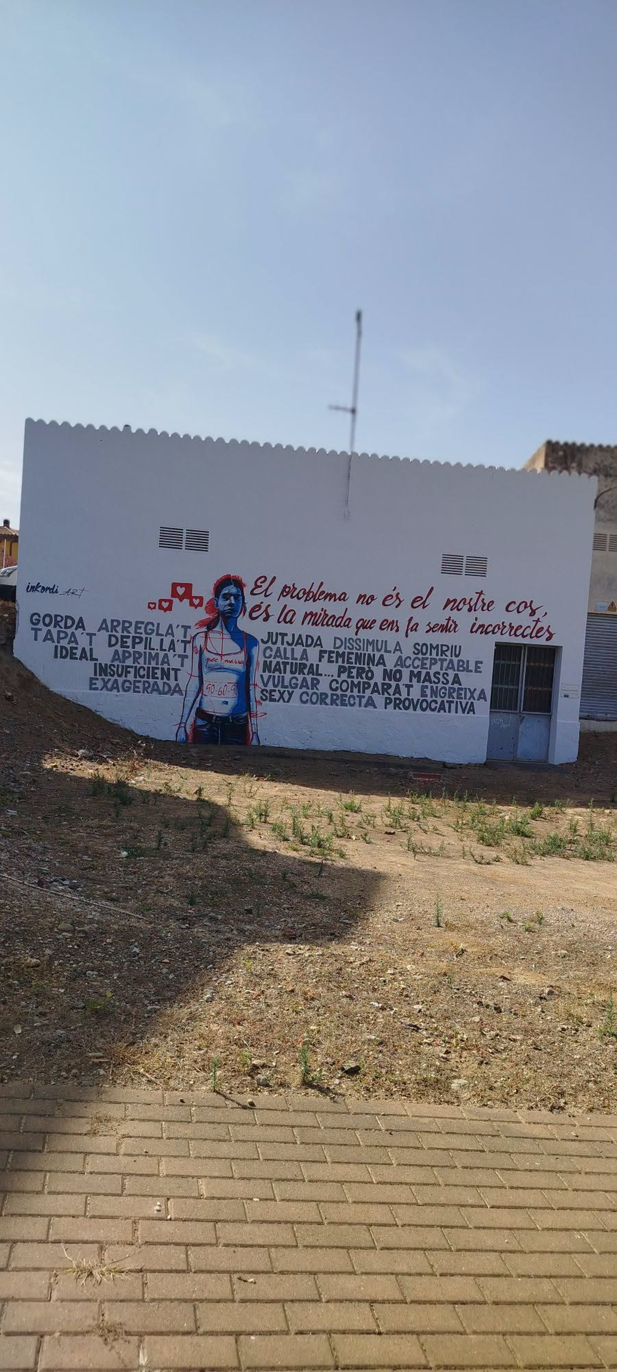 Els joves de Palau han fet un mural que vol ser un crit per a la igualtat