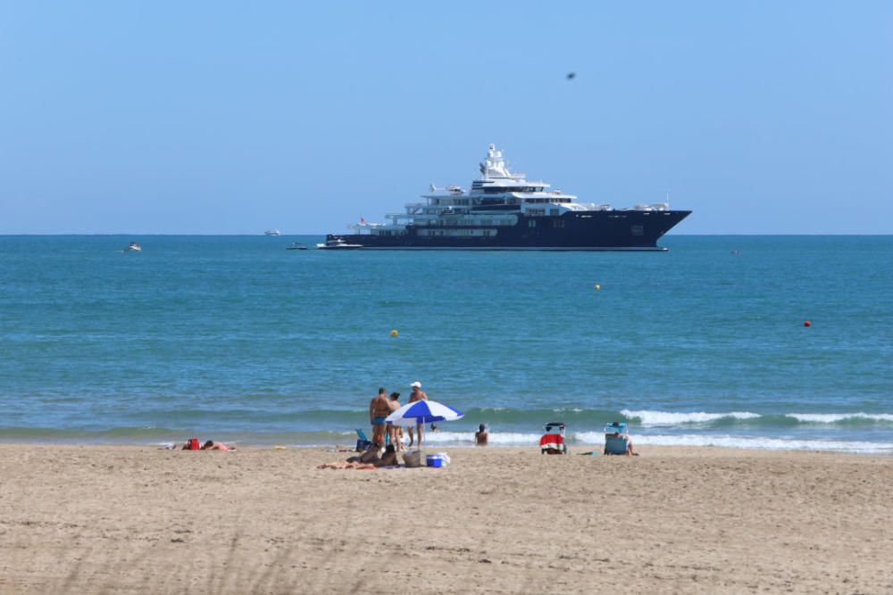 Ulysses, el cuarto yate más caro del mundo fondea en Cullera