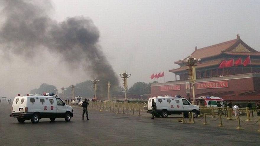 China condena a muerte a tres autores del atentado de Tiananmen