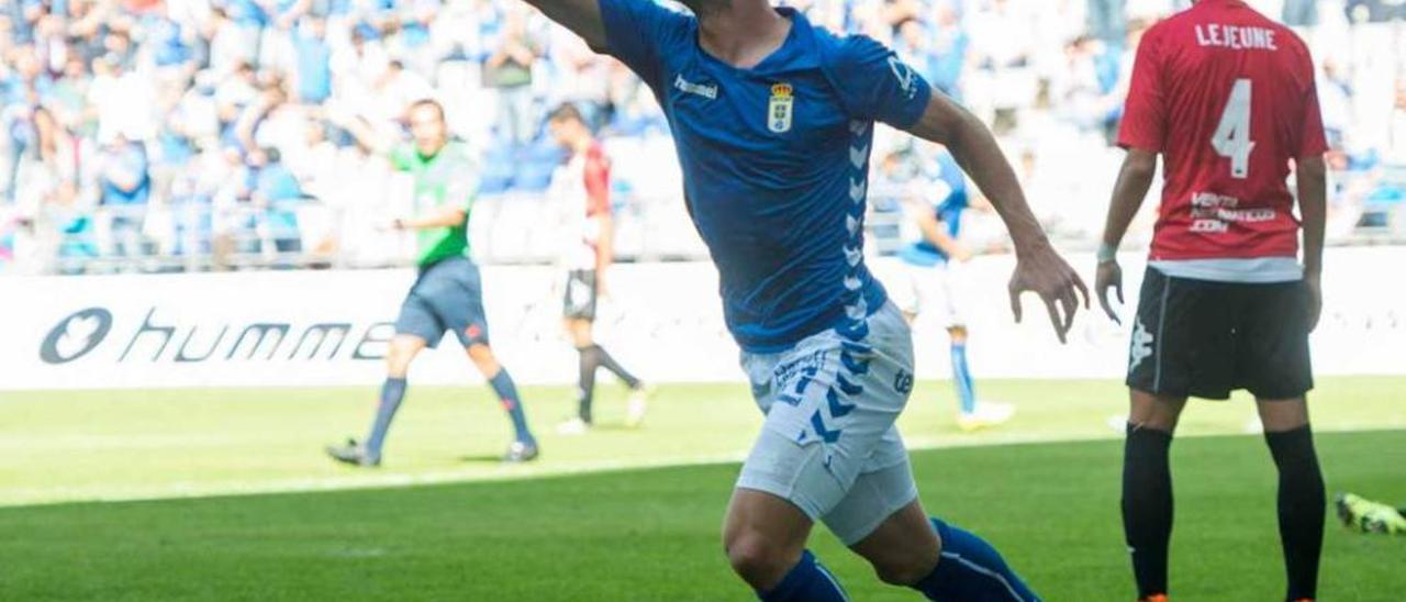 Borja Valle celebra el gol que hizo en el encuentro ante el Girona.