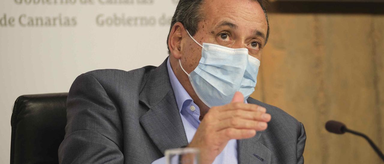El consejero de Sanidad, Blas Trujillo, en su comparecencia tras el Consejo de Gobierno