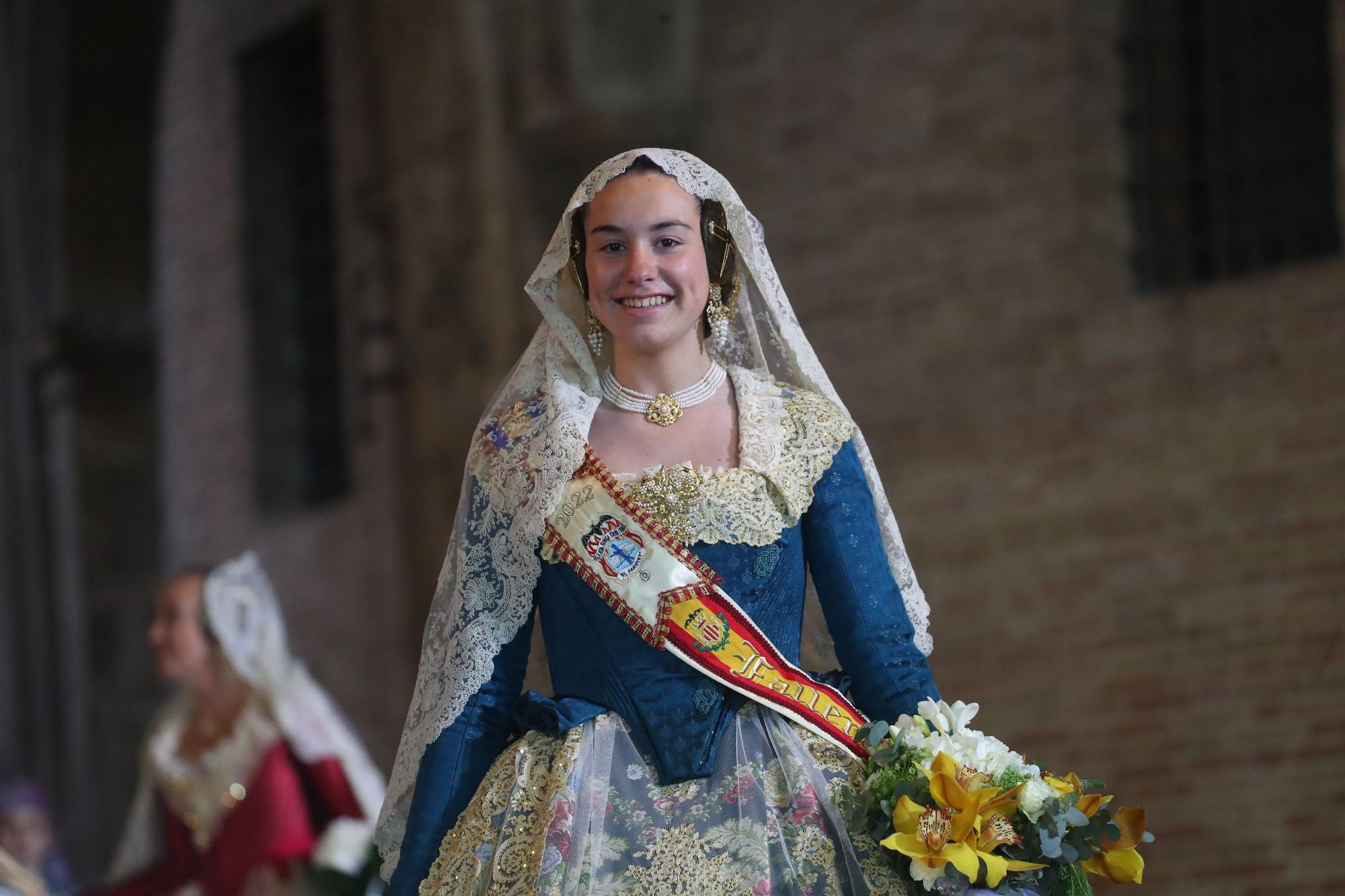 Búscate en el primer día de ofrenda por la calle de la Paz (entre las 22:00 a las 24:00 horas)