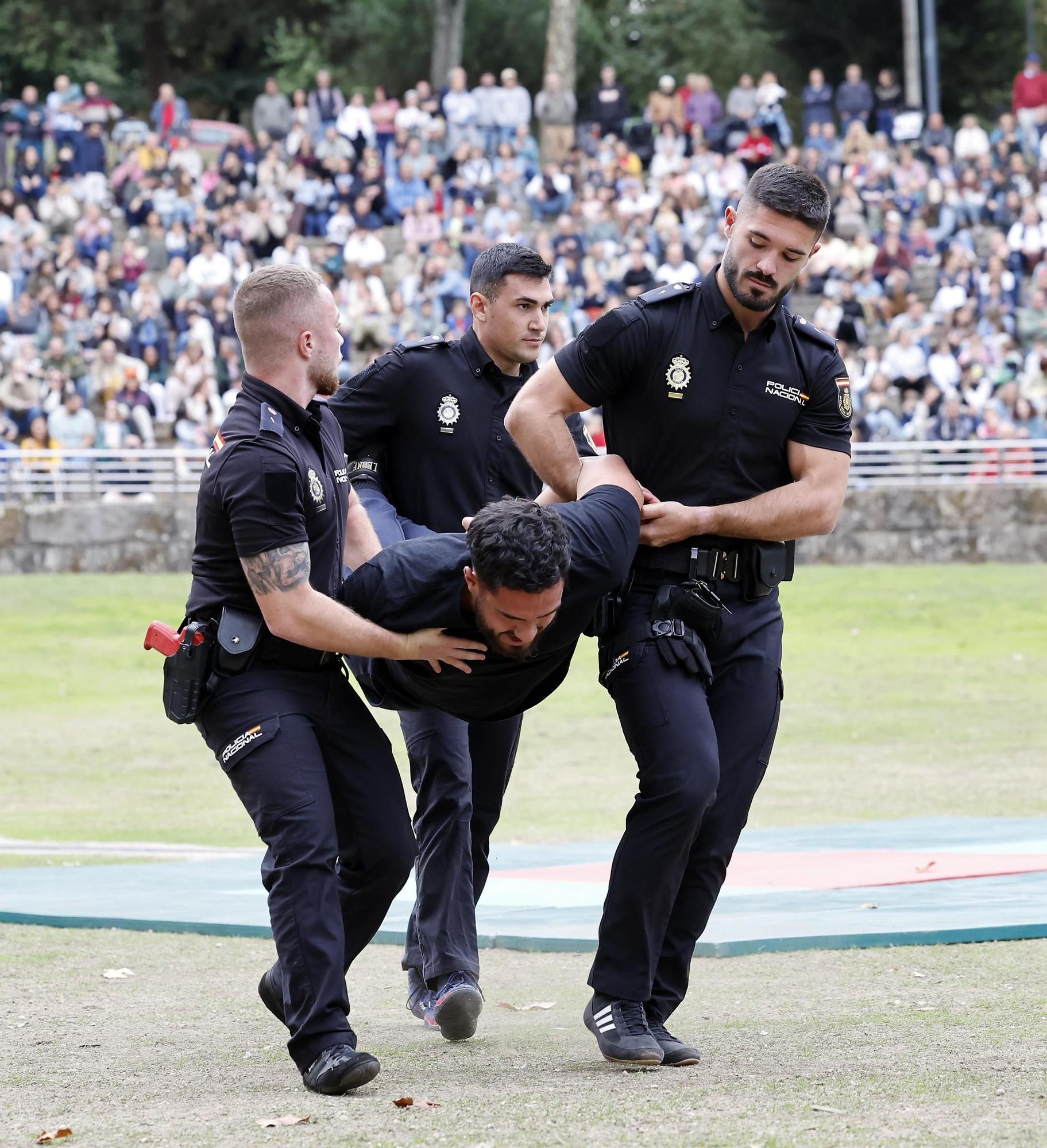 Exhibición de la Policía Nacional en el auditorio de Castrelos en Vigo