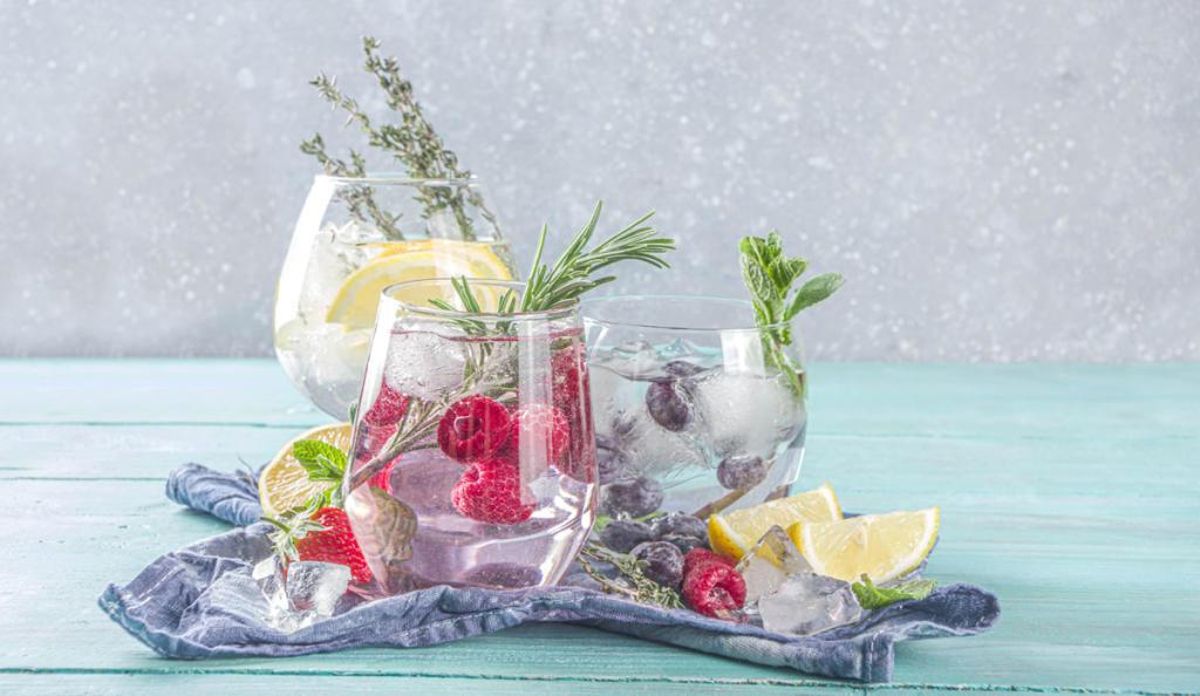 Margarita, Cosmopolitan, Mojito... aprende a elaborar los mejores cócteles