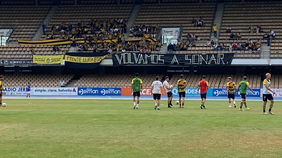 Jugadores del San Roque, antes de empezar su partido en el Municipal de Chapin