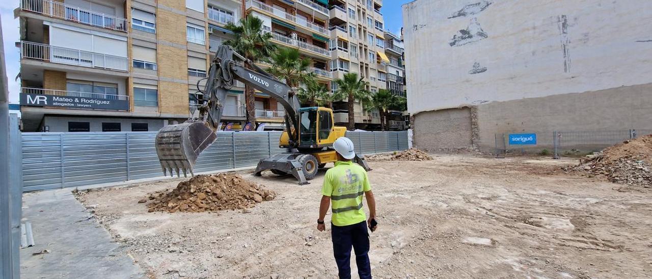 Inicio de las obras de la sede de Agamed en mayo de 2023 y que prácticamente no han avanzado desde entonces