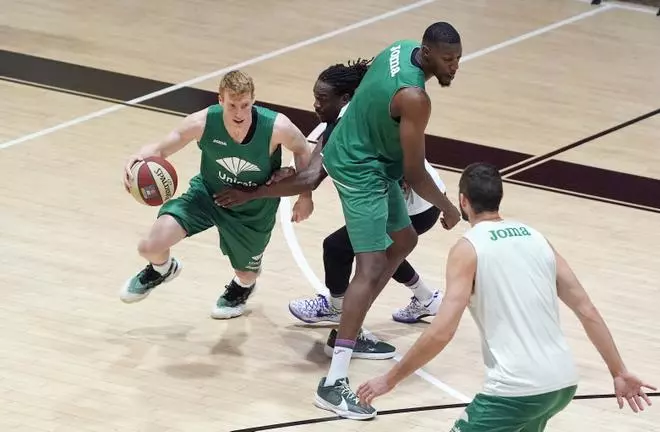 El Unicaja ya se entrena en Belgrado