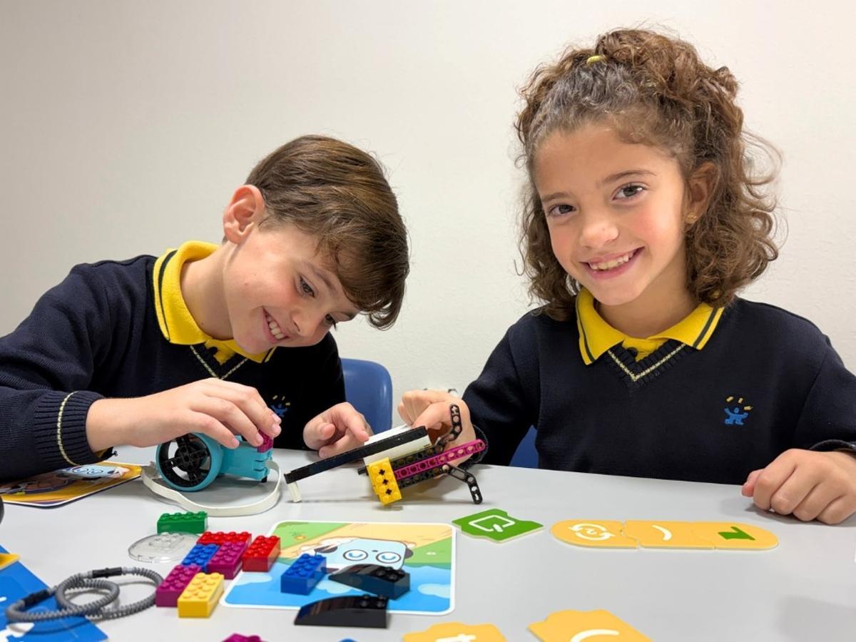 El centro cuenta con una impresionante colección de kits de LEGO.