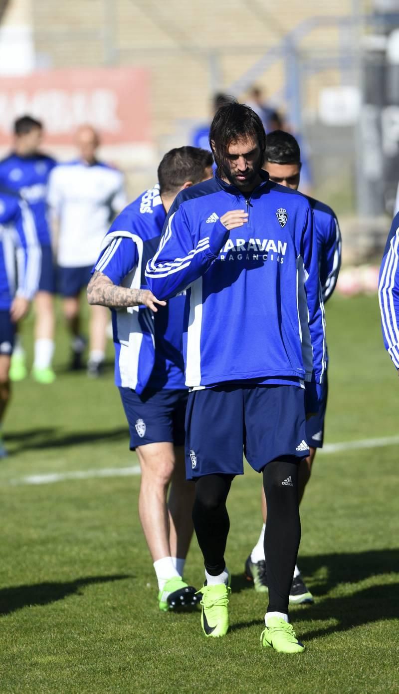 Entrenamiento a puerta abierta del Real Zaragoza en La Romareda