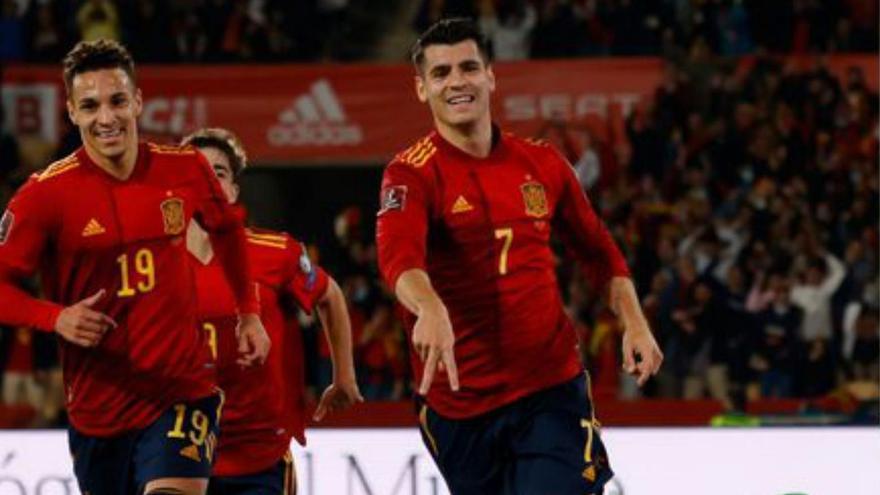 Morata (a la dreta) celebra el gol | MARCELO DEL POZO/REUTERS