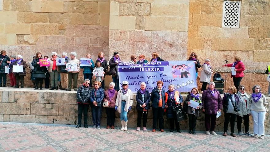 Feministas católicas reclaman igualdad en la Iglesia ante el 8M