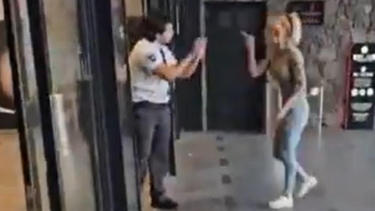 El vídeo de la pelea en un centro comercial de Canarias del que todo el mundo habla