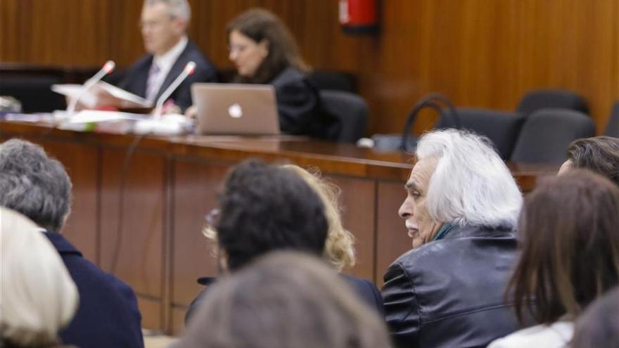 La tercera sesión del juicio a Gómez concluye sin entrar en los hechos denunciados