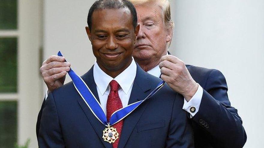 Trump condecoró a Tiger Woods con la Medalla de la Libertad