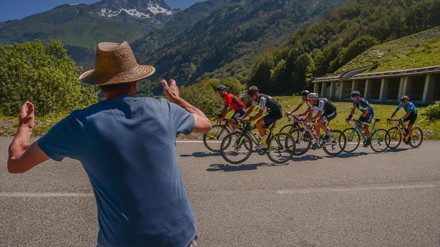 Fiesta cicloturista en el Pirineo