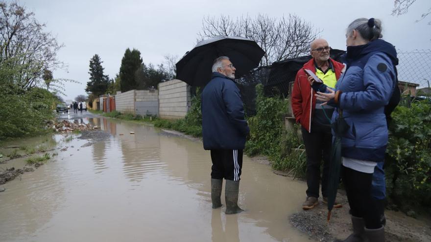 Los vecinos de Guadalvalle, atentos a la crecida del río