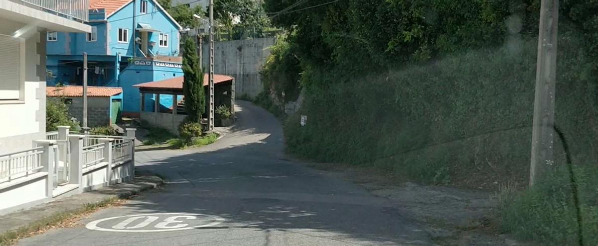 Parte del tramo de la carretera de Meiro donde se construirá una plataforma elevada y zona de convivencia.