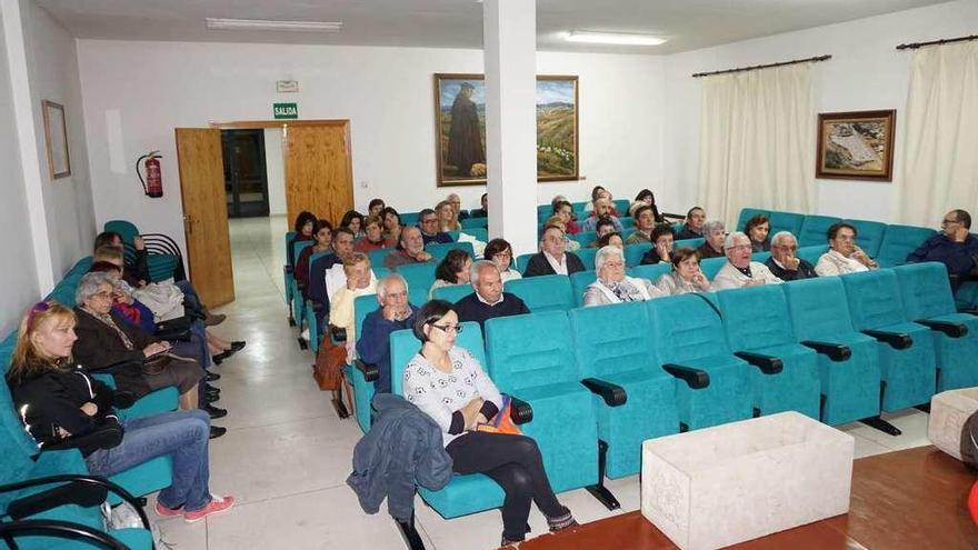 Asistentes a la reunión de la coordinadora rural celebrada en Alcañices.