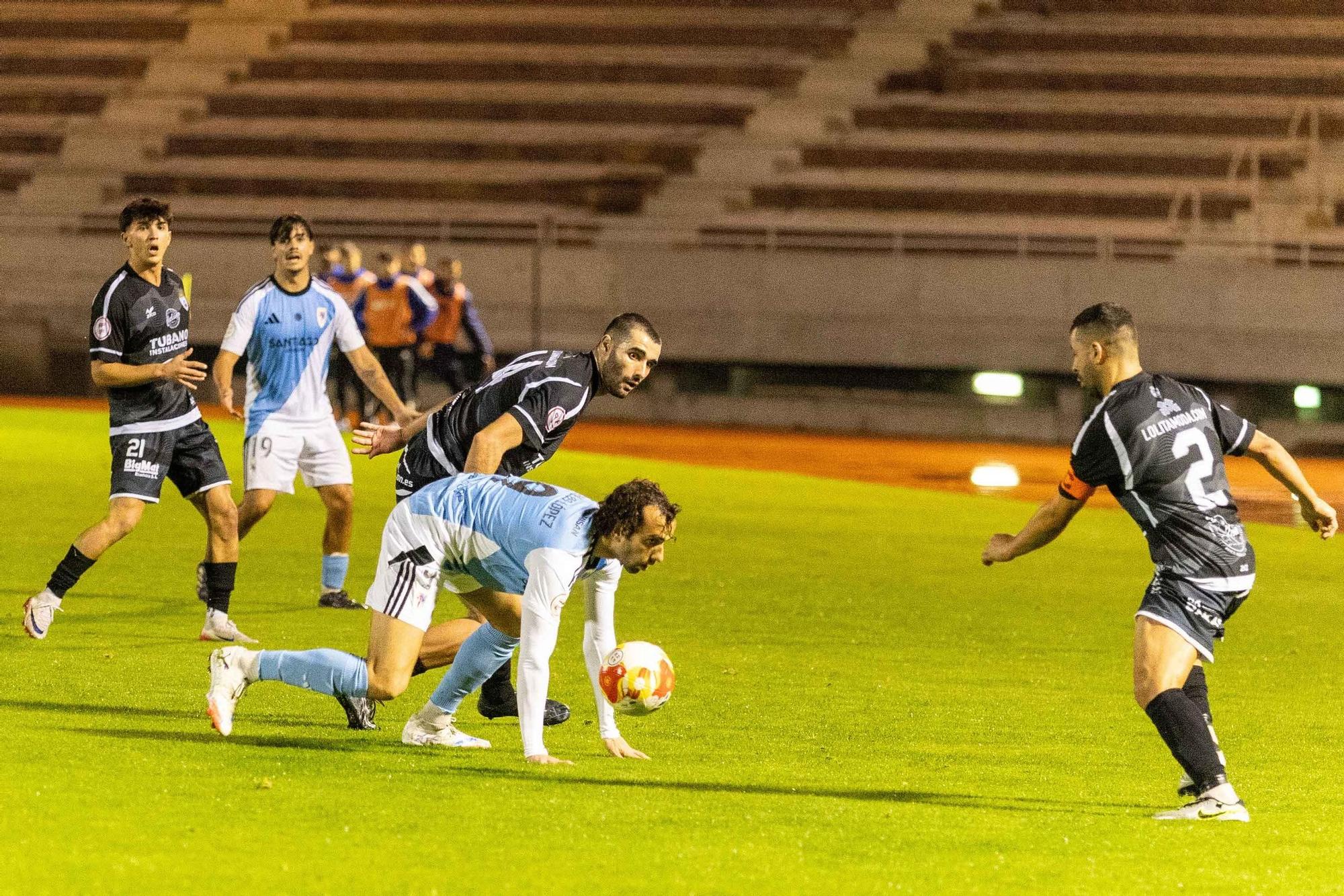 Agónico triunfo del Compostela ante el Noya