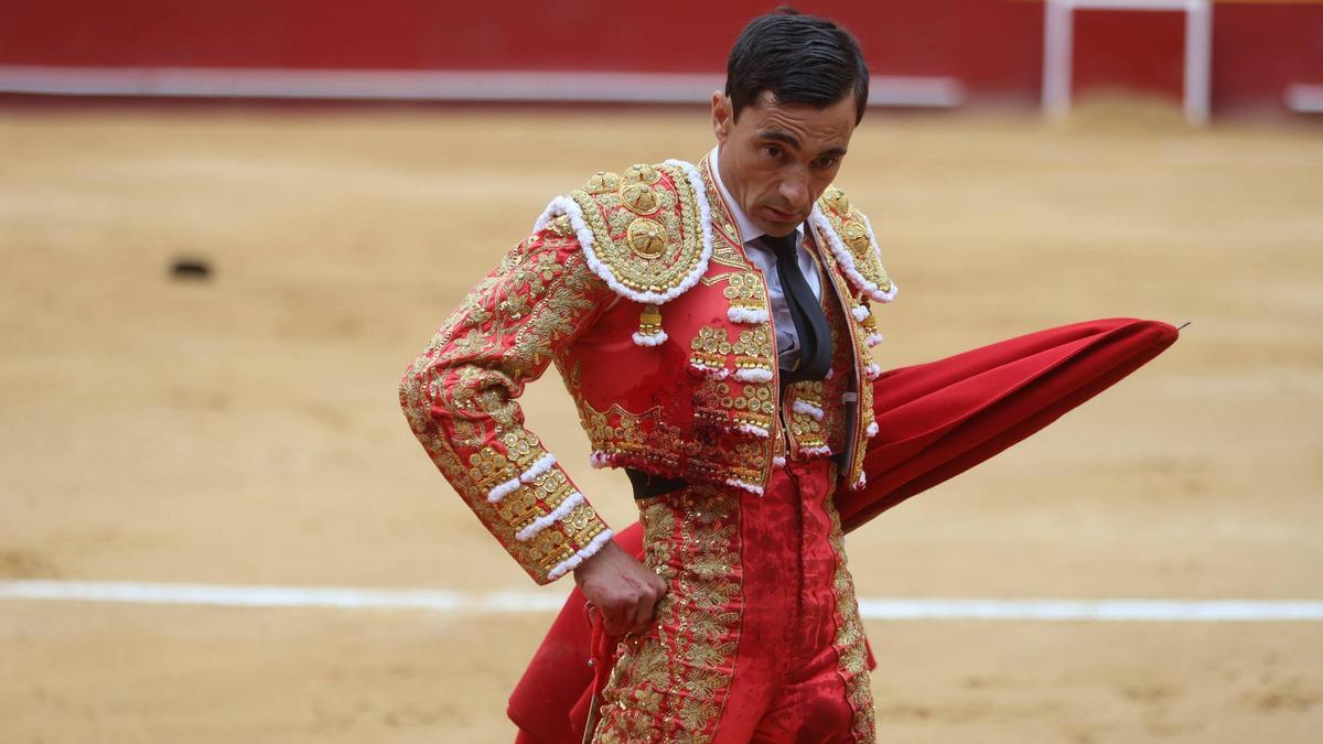 Paco Ureña durante la última corrida de toros de la Feria de Fallas.