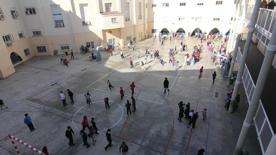 El TSJEx deja sin efecto el desahucio de la vivienda del colegio La Aneja