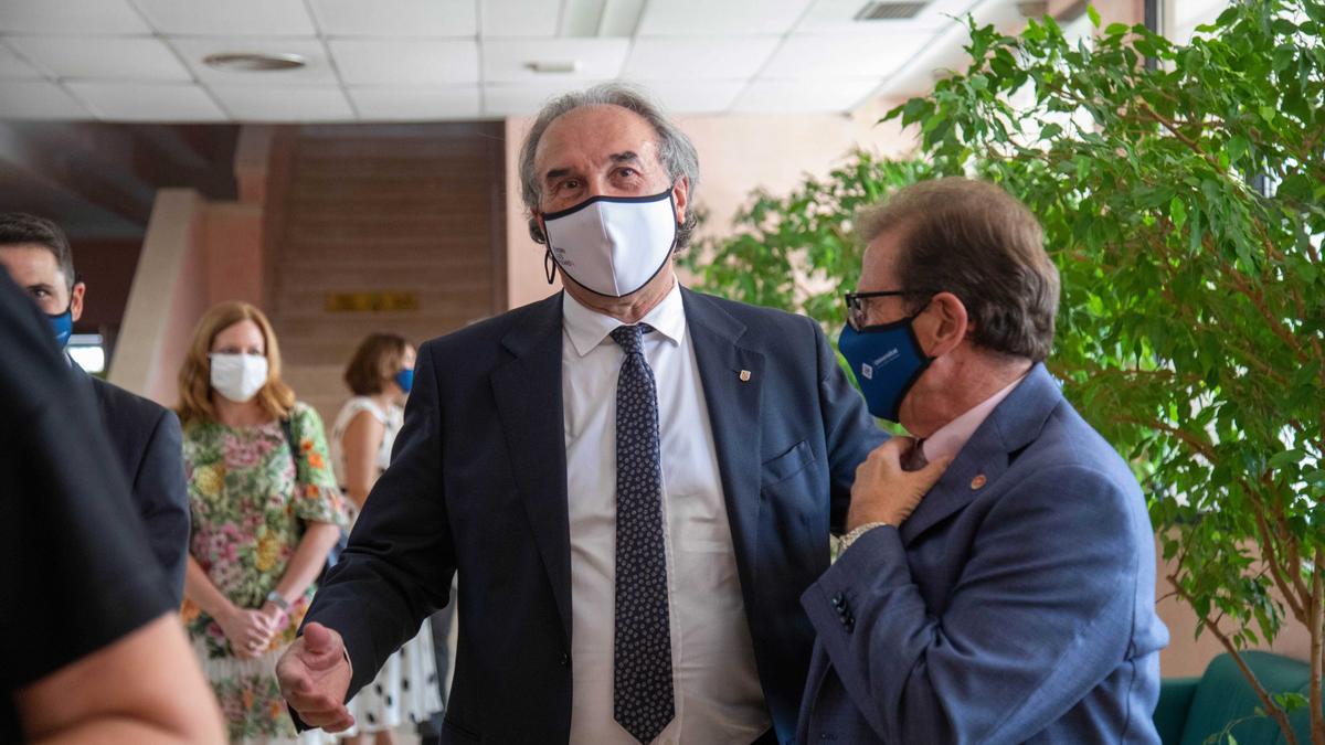 La presidenta del Govern asiste al acto de inauguración del año académico de la UIB