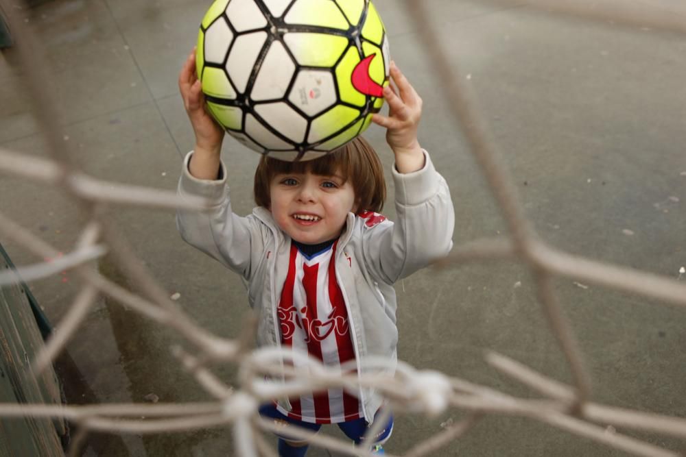 Alex Devesa Alvarado, el niño de 3 años que sabe toda la alineación del Sporting