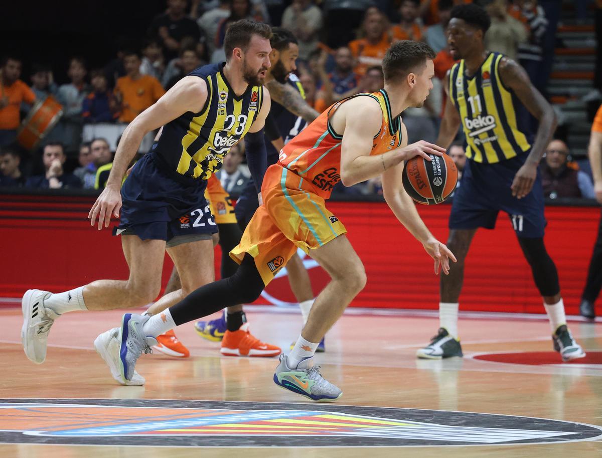 Martin Hermannsson, en el partido entre el Valencia Basket y el Fenerbahçe