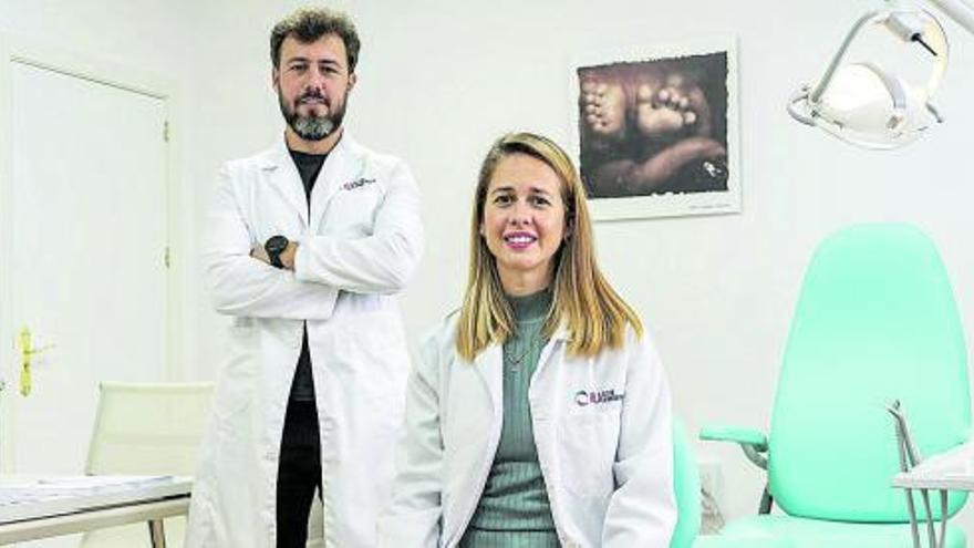 Los podólogos del HLA El Ángel, Ana Gómez y Miguel Ángel Gómez.