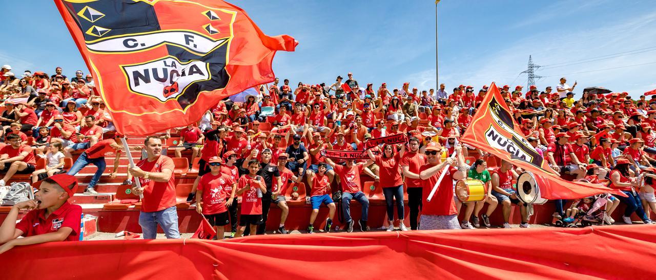 Aficionados de La Nucía, durante el partido del pasado domingo frente al Intercity