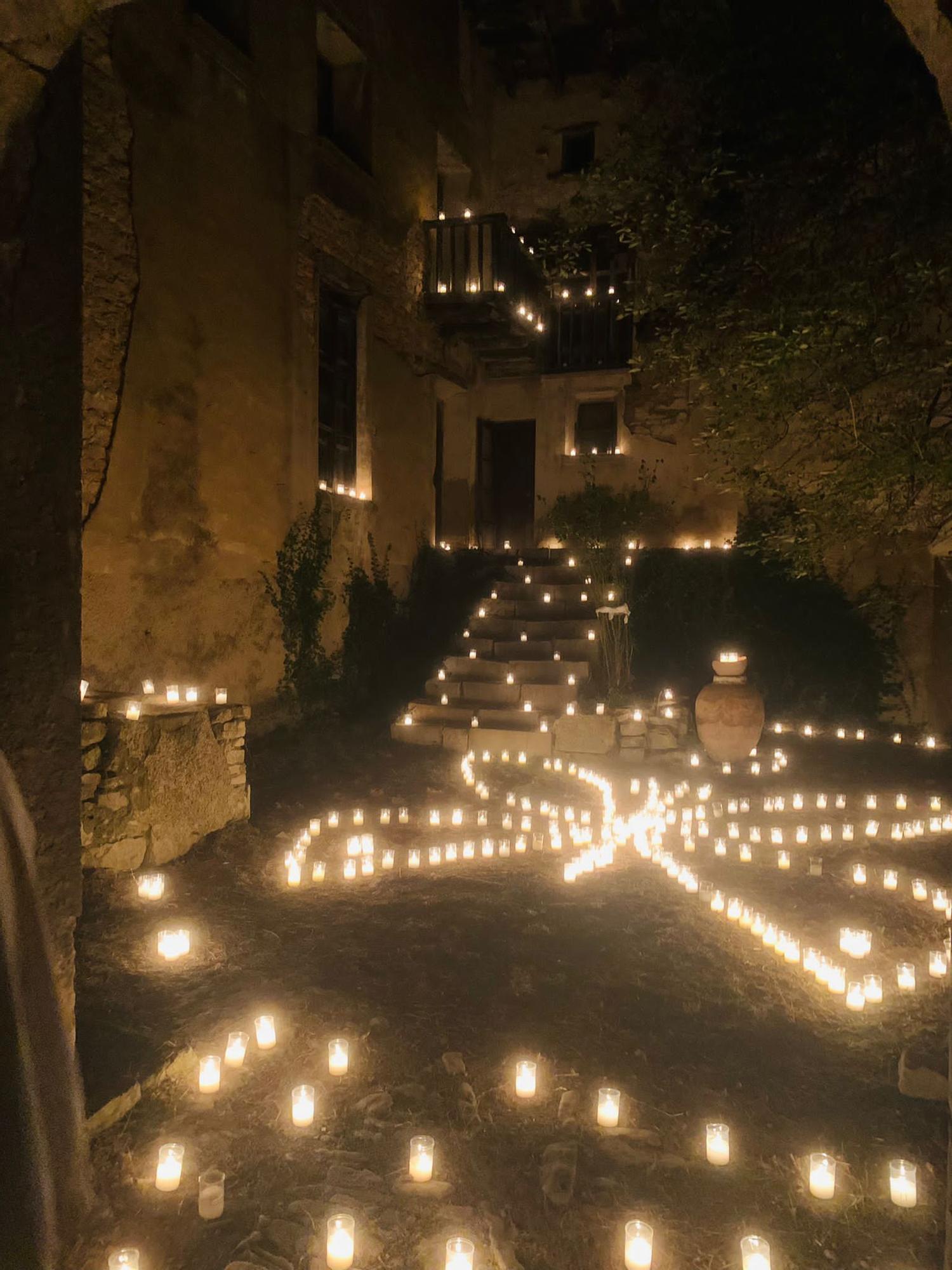 GALERÍA | 14.000 velas alumbran Vilafranca en la espectacular 'Nit dels Ciris'