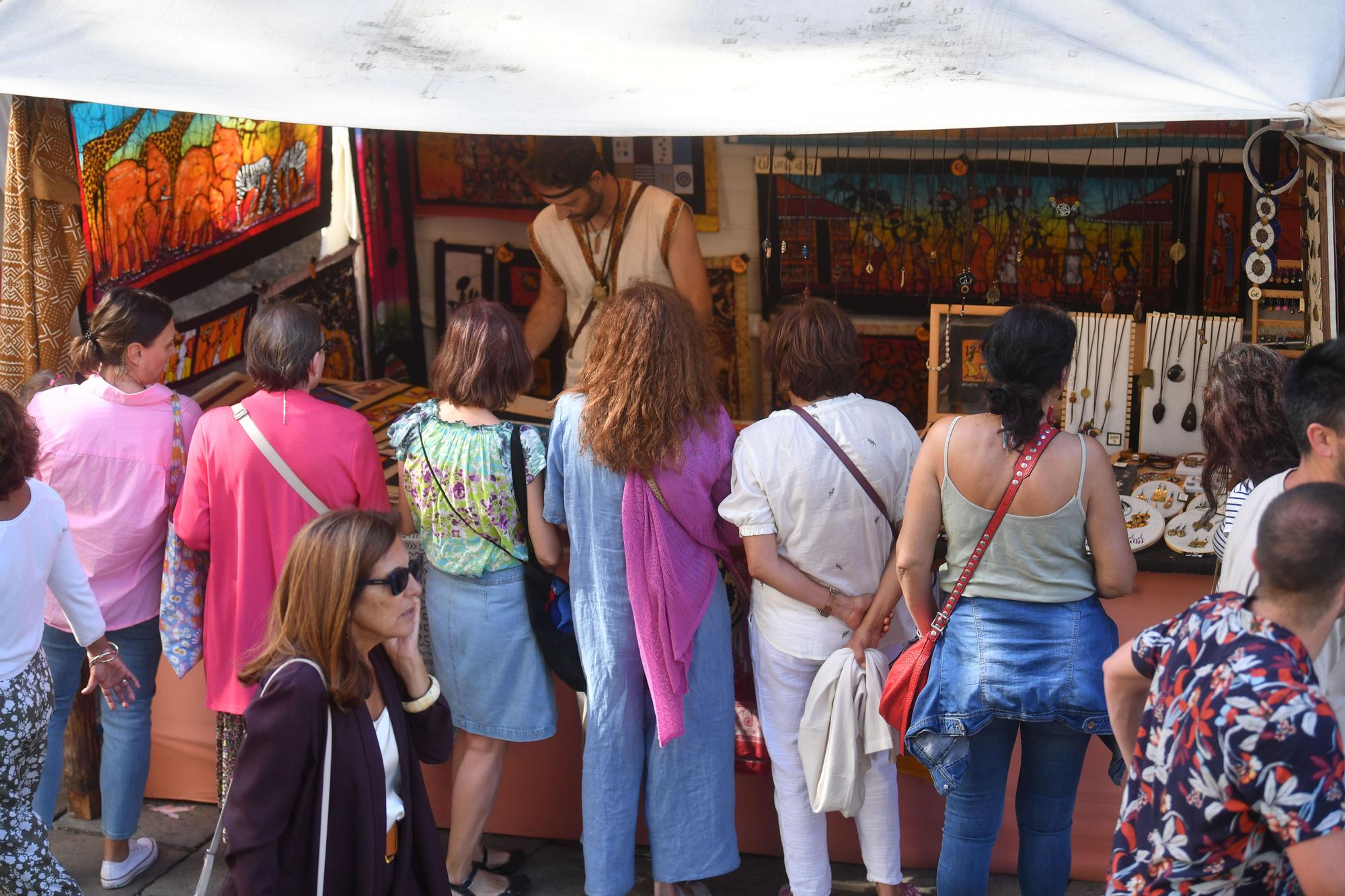 La Feira das Marabillas se despide de la Ciudad Vieja tras retomar la tradición medieval