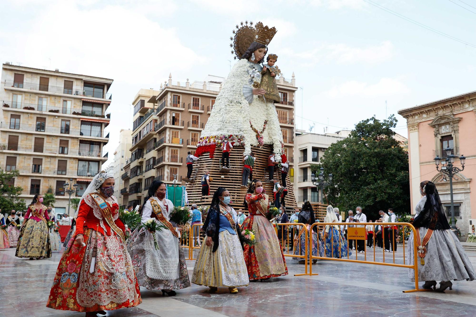 Búscate en el segundo día de Ofrenda por la calle Caballeros (entre las 17.00 y las 18.00 horas)