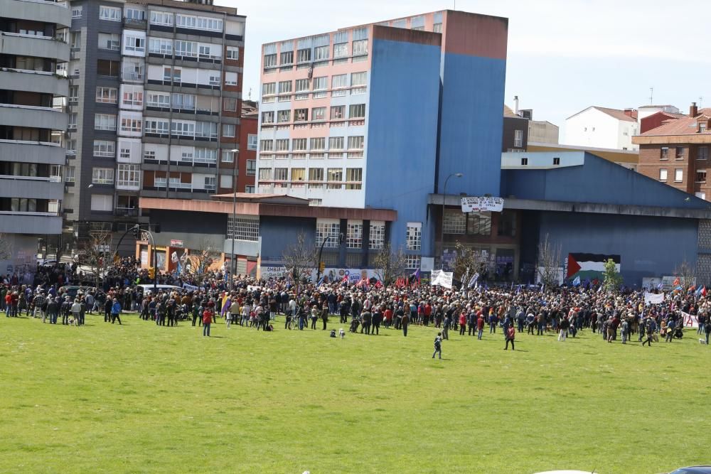 Los sindicatos minoritarios reclaman en Gijón políticas contra la precariedad