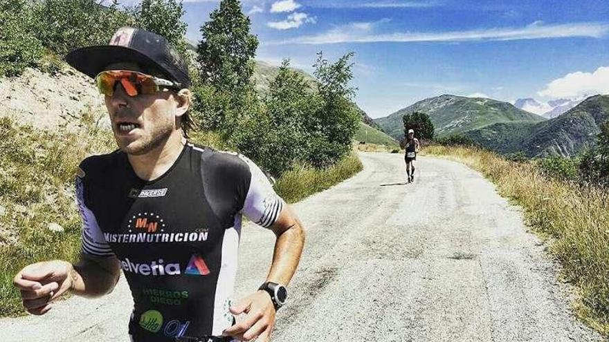 El estradense, durante el triatlón de Alpe d&#039;Huez