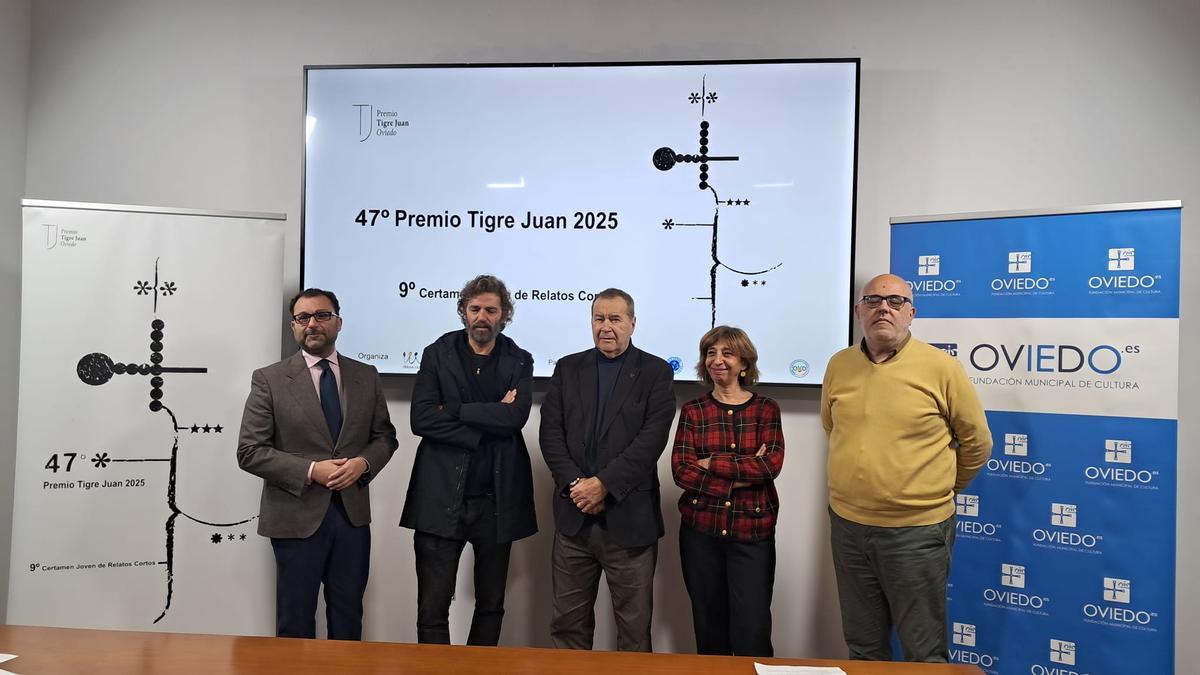 Por la izquierda; David Álvarez, Pablo de Lillo, Pedro Sánchez, Susana Tejedor y Javier Gámez en la presentación de los finalistas.