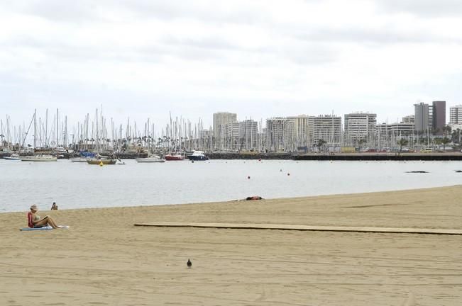 CONTAMINACION EN LA PLAYA DE LAS ALCARAVANERAS