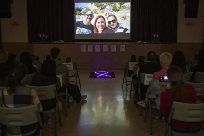 La comunidad educativa de Quesa rinde homenaje a la profesora americana asesinada en Málaga