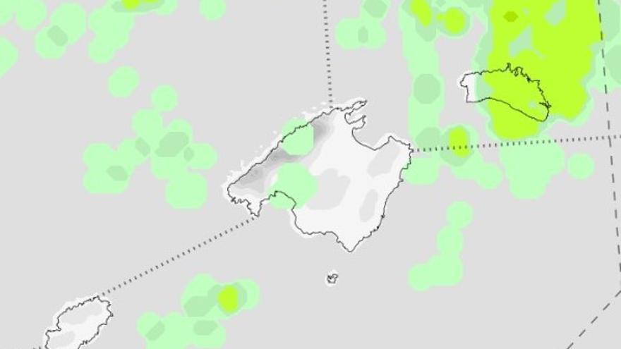 Über den grün markierten Gebieten ist die Regenwahrscheinlichkeit auf Mallorca und Menorca am Samstag besonders hoch.