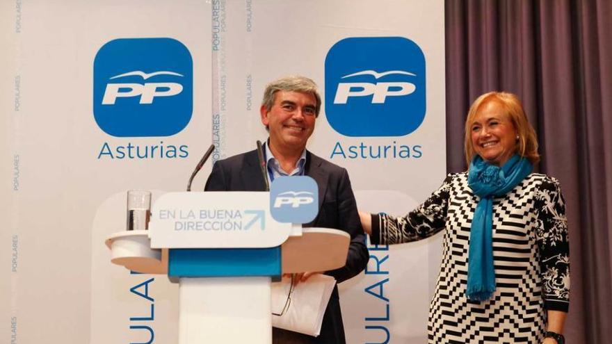 Mariano Marín y Mercedes Fernández, en una imagen del congreso del PP de Gijón ahora anulado.