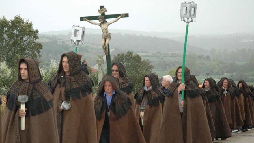 Procesión de La Carrera en la tarde de Jueves Santo en Bercianos de Aliste. | Ch. S.