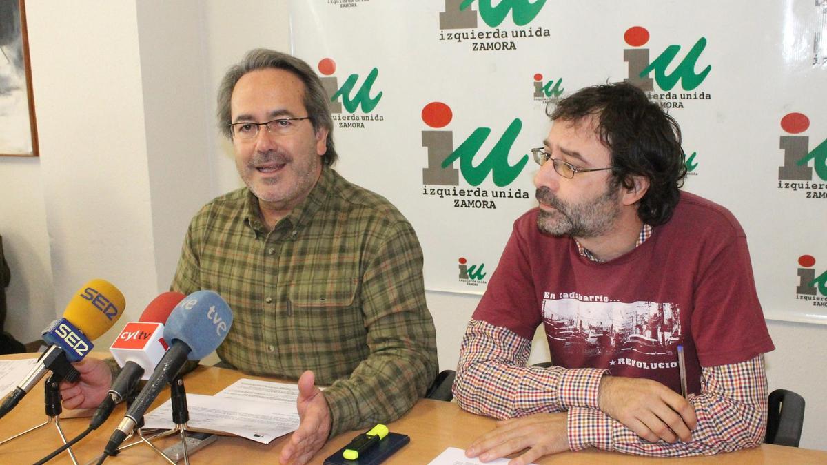 Francisco Guarido y Miguel Ángel Viñas, en una rueda de prensa.
