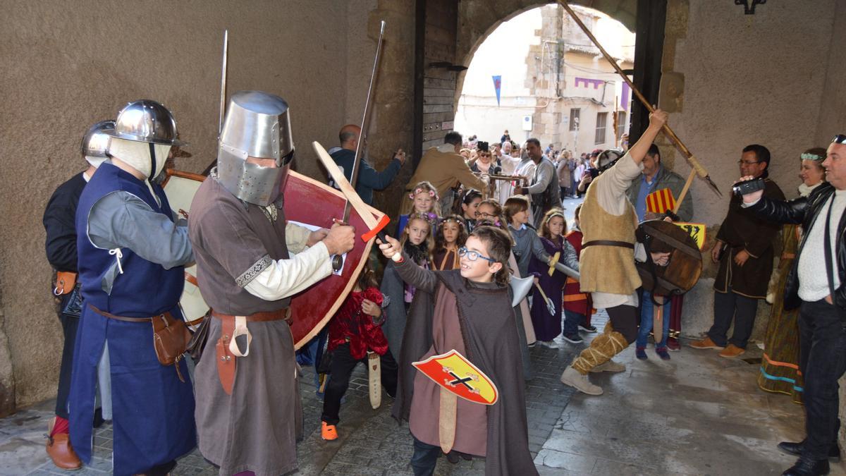 Foto de archivo de una actividad infantil en la edición del 2018 del Al-qüra medieval.