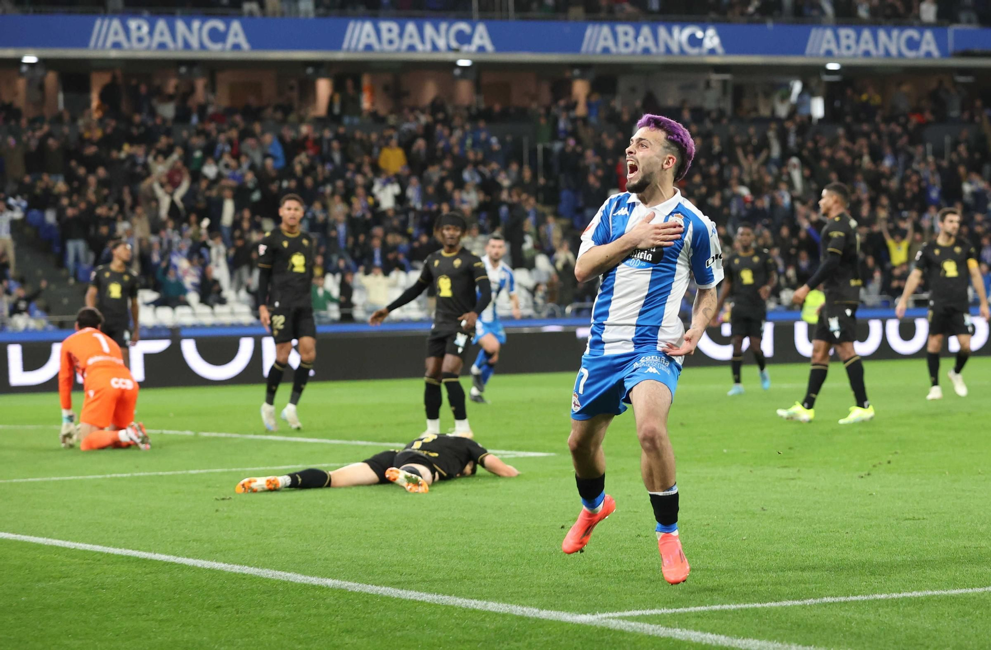 El Dépor golea al Castellón en Riazor (5-1)