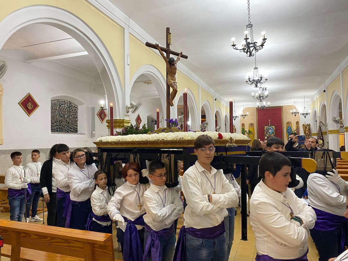 Imagen del inicio de la procesión del Crsito del Perdón de Peñarroya.