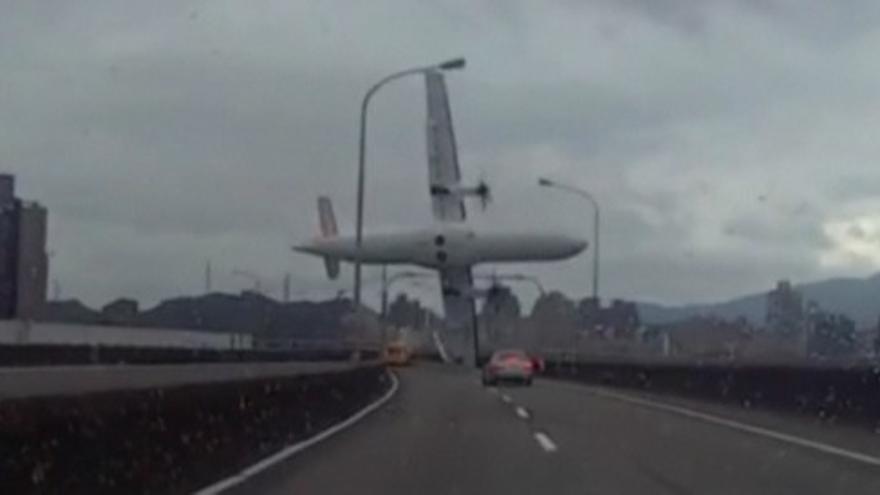 Imágenes del accidente de avión en Taiwan