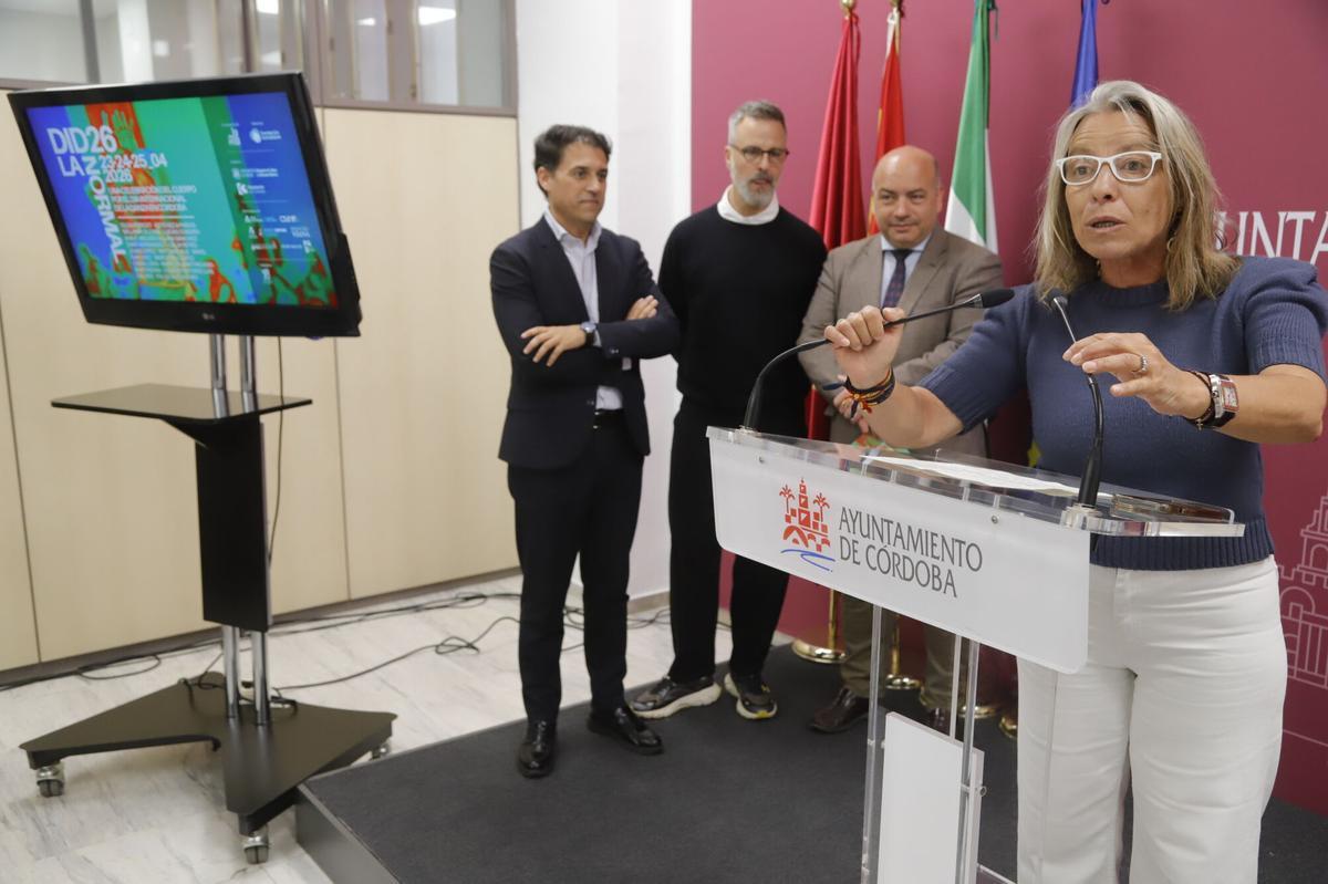La teniente de alcalde delegada de Cultura, Isabel Albás, presenta la programación de La Normal Centro Coreográfico de Córdoba con motivo del Día de la Danza (DID26), junto al director del centro y coreógrafo, Antonio Ruz; el diputado de Cultura de la Diputación, Gabriel Duque; y el director de la Fundación KutxaBank, Leopoldo Izquierdo